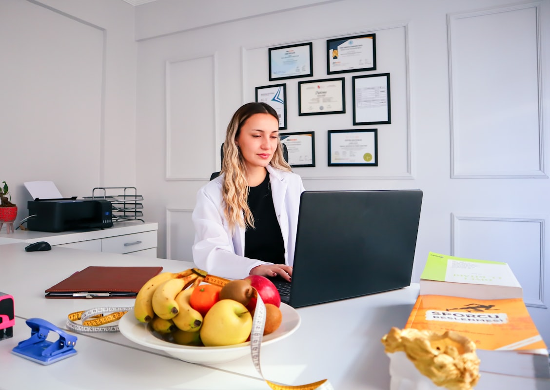 Article about balanced meal planning and nutrition fundamentals